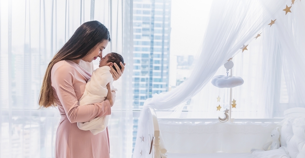 các mẹo dân gian khi đón bé về nhà​