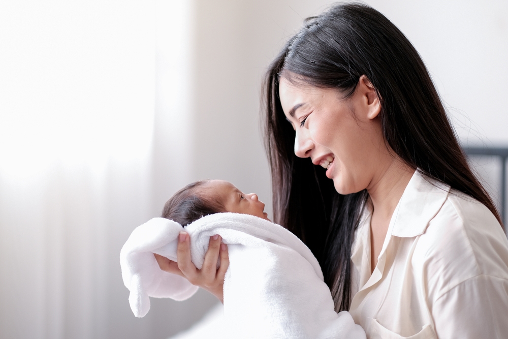 mẹ sau sinh cấy que tránh thai có an toàn không​