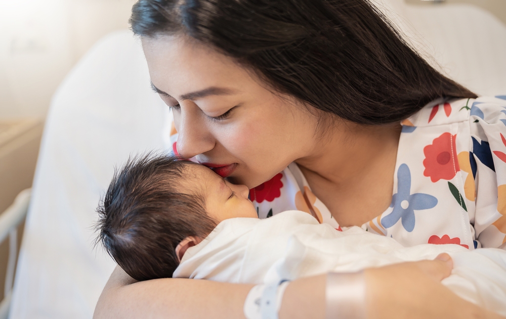 sinh mổ xong nằm phòng hồi sức bao lâu
