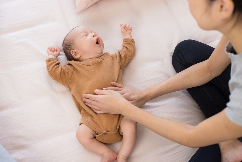 trẻ sơ sinh 2 tháng đi ngoài bao nhiêu lần​ và cách giúp trẻ đi ngoài đều đặn hơn