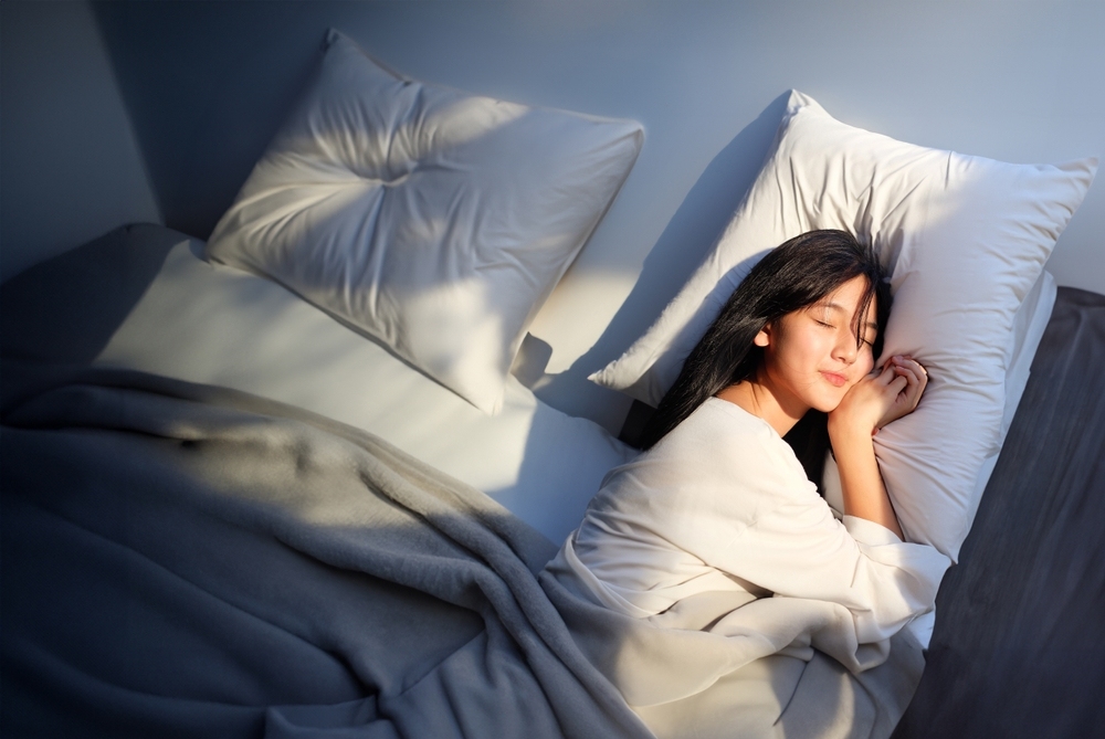 bí quyết chăm sóc da mùa hè cho người hay trang điểm