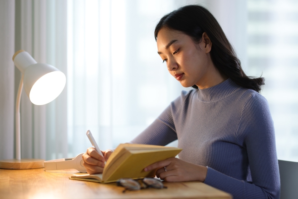 quên một người từng yêu bằng cách viết nhật ký cảm xúc hằng ngày quên một người từng yêu bằng cách viết nhật ký cảm xúc mỗi ngày
