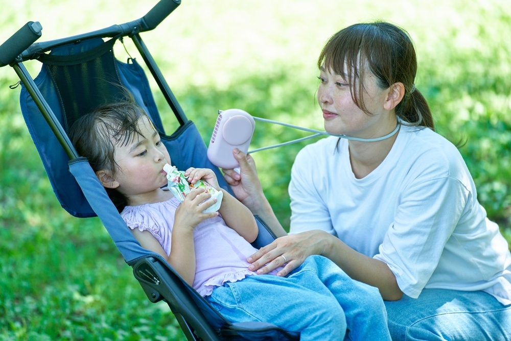 Mùa hè nắng nóng ảnh hưởng ra sao đến sức khỏe trẻ nhỏ Mùa hè nắng nóng ảnh hưởng thế nào đến sức khỏe trẻ nhỏ
