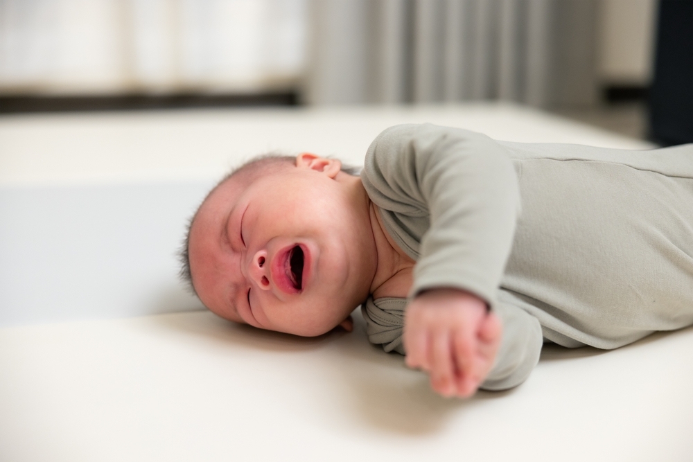 trẻ sơ sinh khóc nhiều có sao không và các nguyên nhân trẻ sơ sinh khóc nhiều có sao không và nguyên nhân